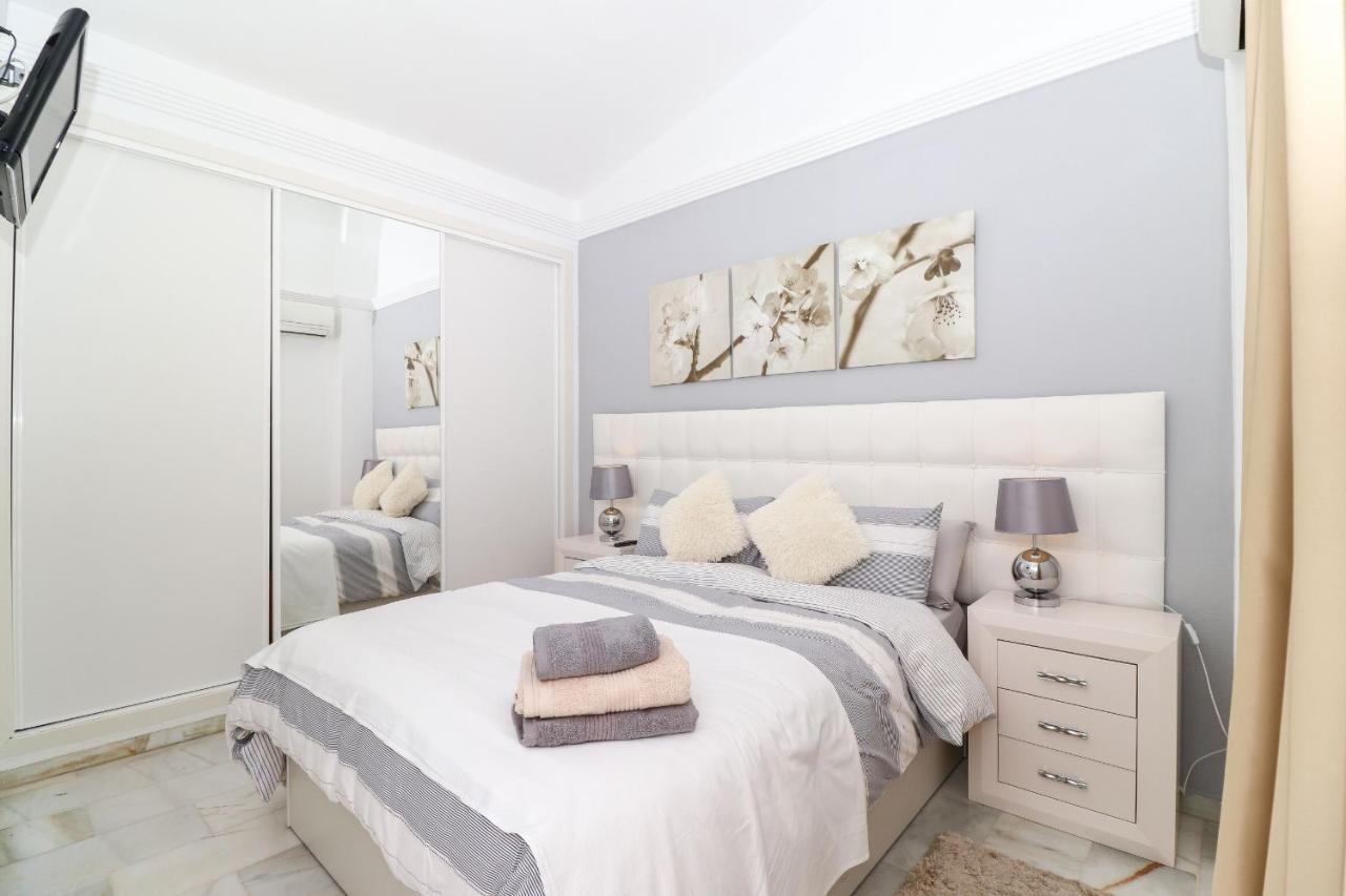 Townhouse With Pool View - Reserva De Casa de férias *